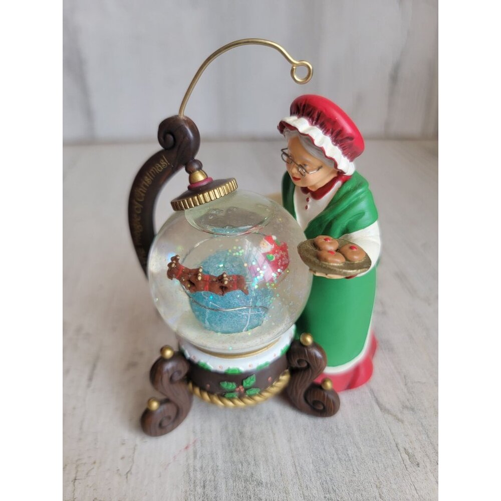 Carlton Cards tracking Santa ornament Xmas vintage